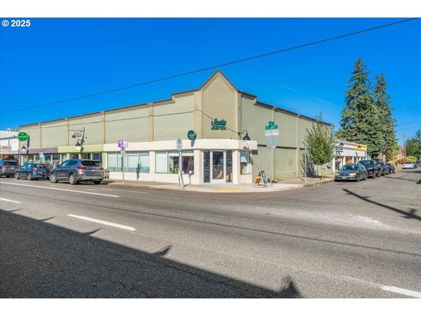 8037 SE STARK ST, Portland, OR 97215