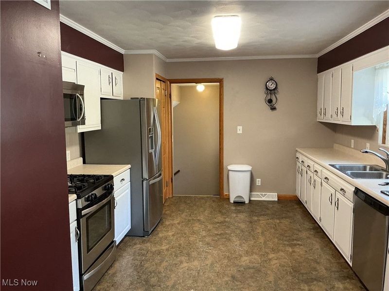 5890 Melody Lane, Nashport, OH 43830 Photo 13