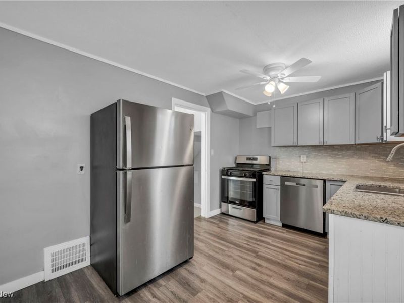 5194 Homewood Avenue, Maple Heights, OH 44137 Photo 15