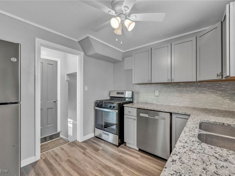 5194 Homewood Avenue, Maple Heights, OH 44137 Photo 17