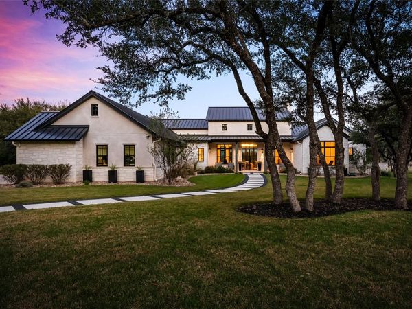 945 Rivercliff DR, Spicewood, TX 78669