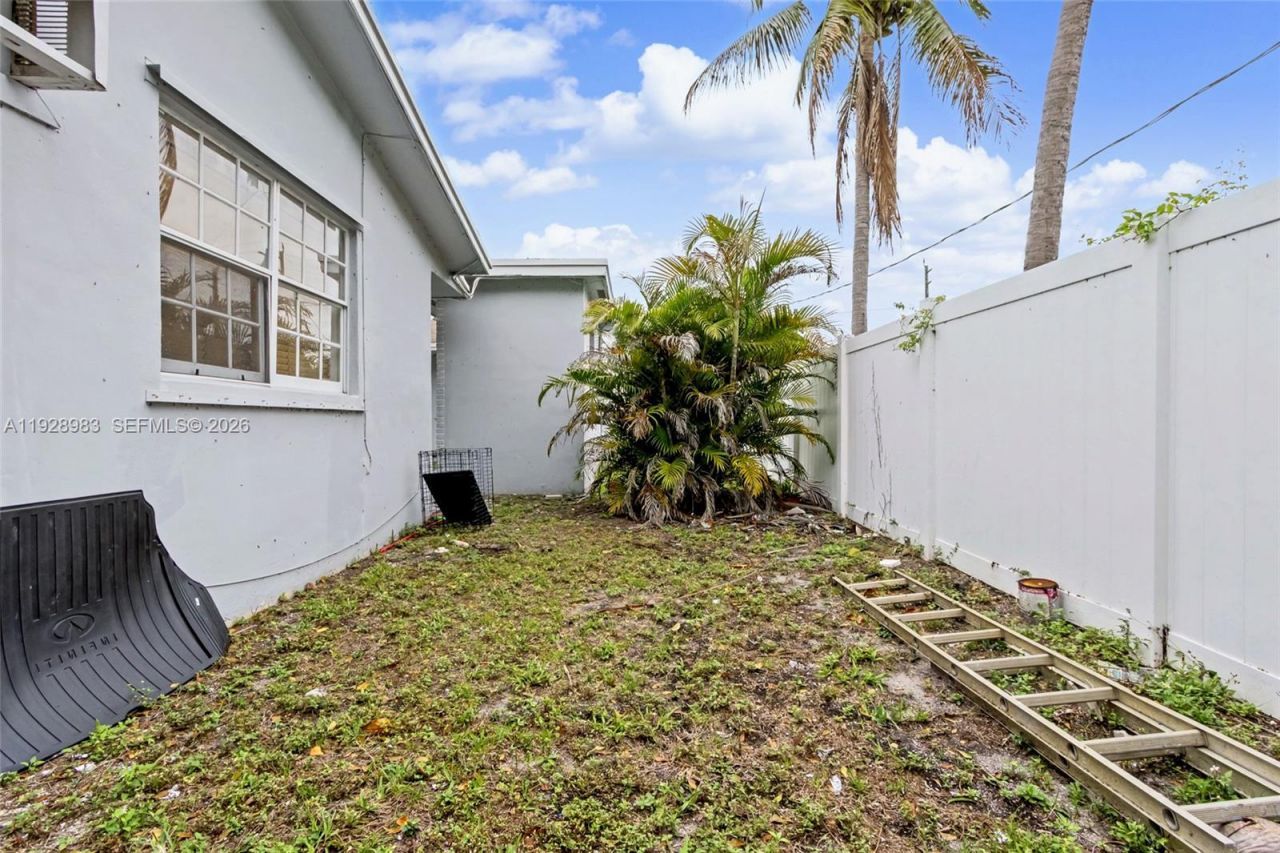 923 SE 2nd Ave, Unit 1-6, Hallandale Beach, FL 33009 Photo