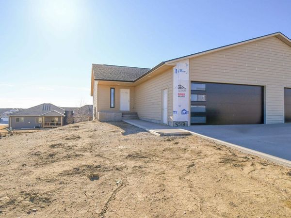 5513 W Rock Hill Pl, Sioux Falls, SD 57107