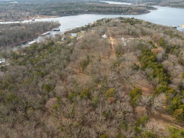 000 Century Lane, Lampe, MO 65681