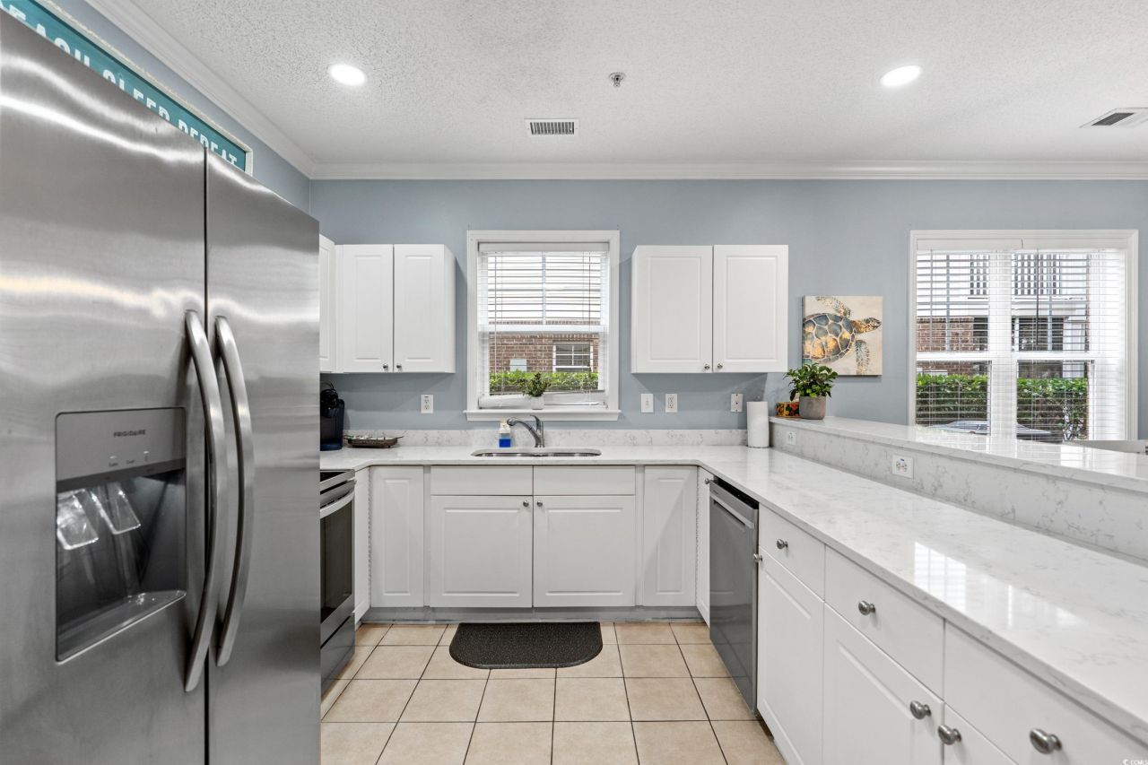 6253 Catalina Dr. Photo 4