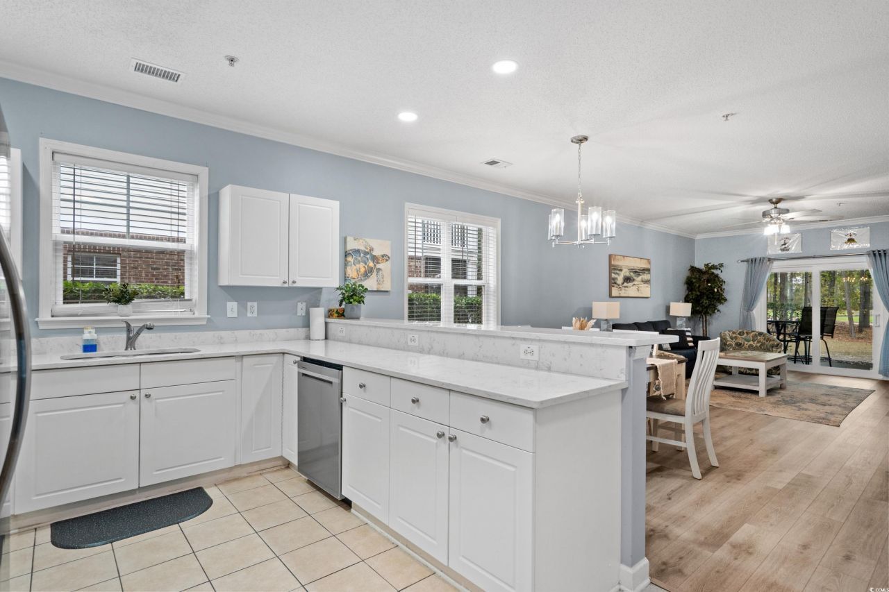 6253 Catalina Dr. Photo 9