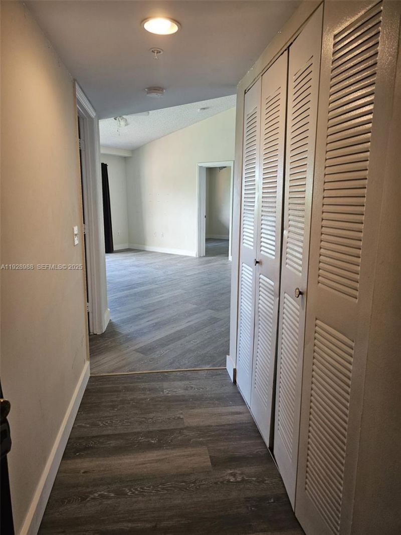 4163 N Haverhill Rd, Unit 1209, West Palm Beach, FL 33417 Photo