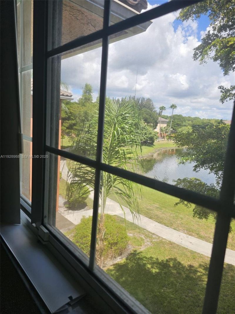 4163 N Haverhill Rd, Unit 1209, West Palm Beach, FL 33417 Photo