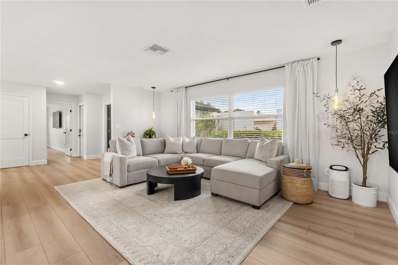 2000 Kansas Avenue Ne, Saint Petersburg, FL 33703 Photo