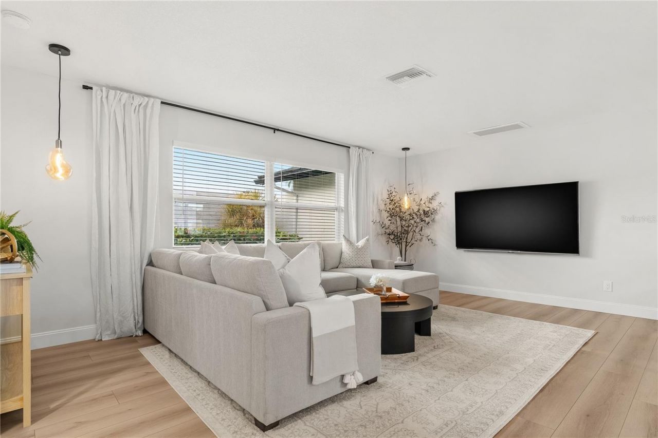 2000 Kansas Avenue Ne, Saint Petersburg, FL 33703 Photo