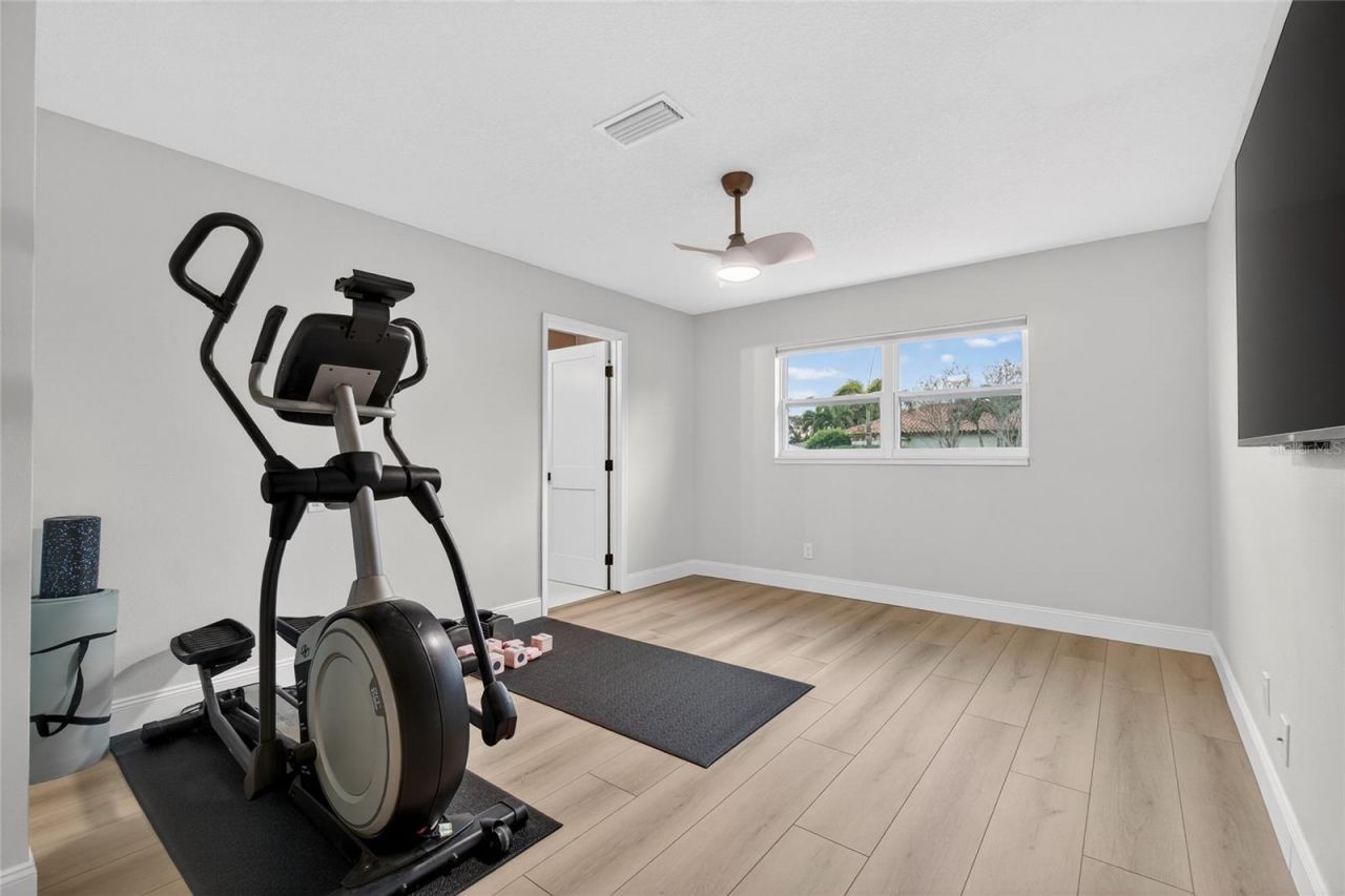 2000 Kansas Avenue Ne, Saint Petersburg, FL 33703 Photo