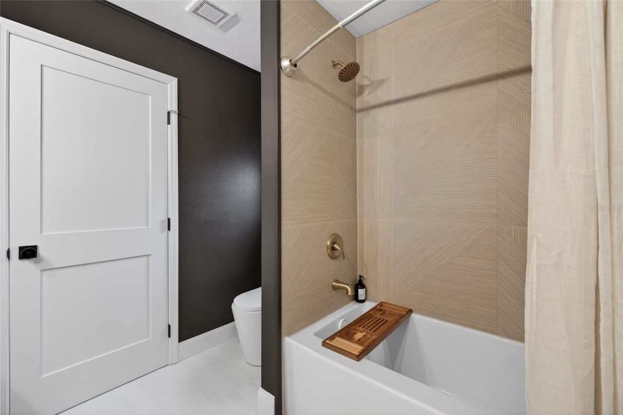 2000 Kansas Avenue Ne, Saint Petersburg, FL 33703 Photo