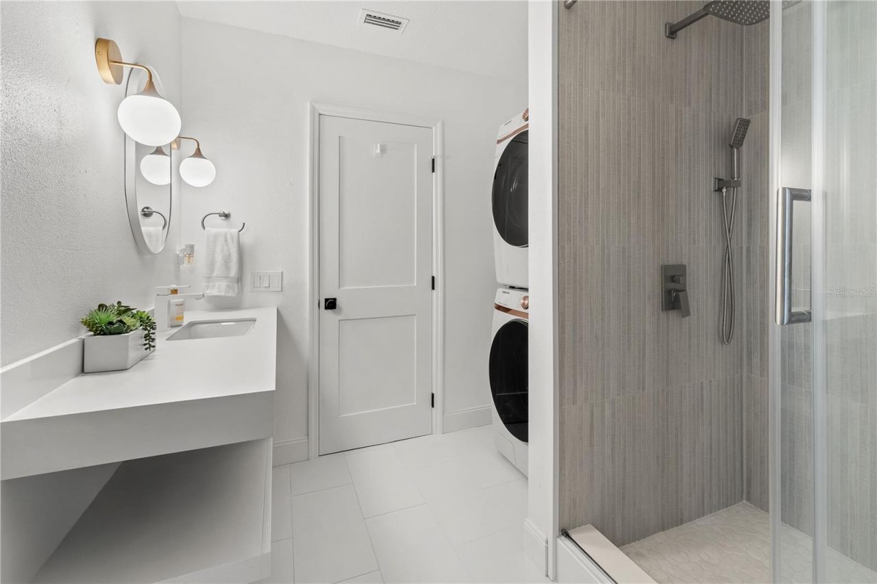 2000 Kansas Avenue Ne, Saint Petersburg, FL 33703 Photo