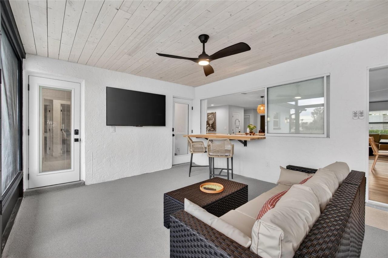 2000 Kansas Avenue Ne, Saint Petersburg, FL 33703 Photo