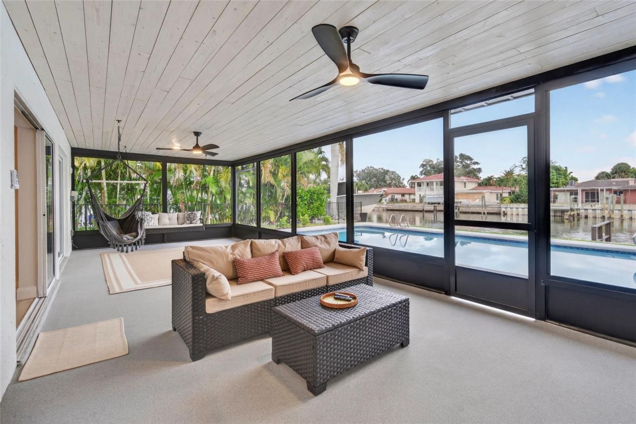 2000 Kansas Avenue Ne, Saint Petersburg, FL 33703 Photo