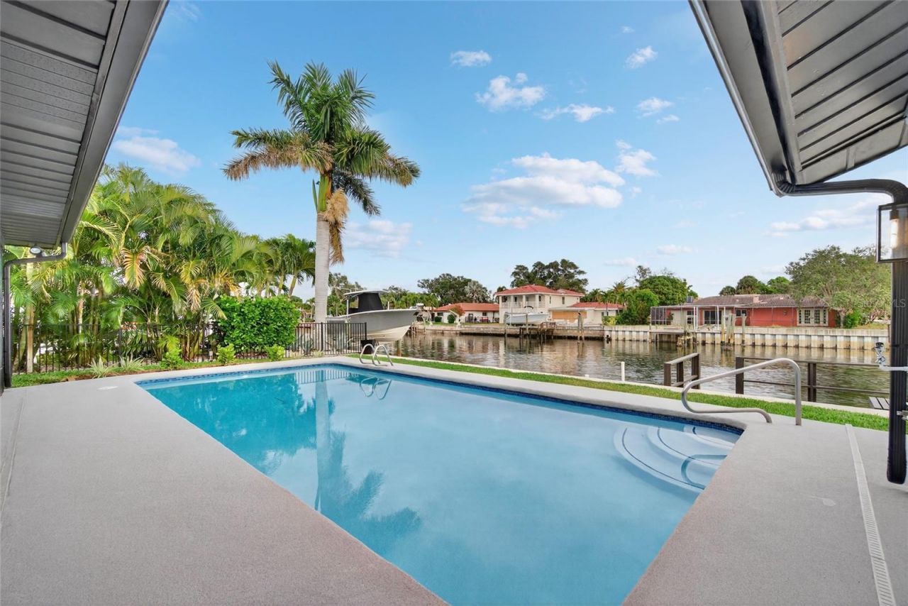 2000 Kansas Avenue Ne, Saint Petersburg, FL 33703 Photo