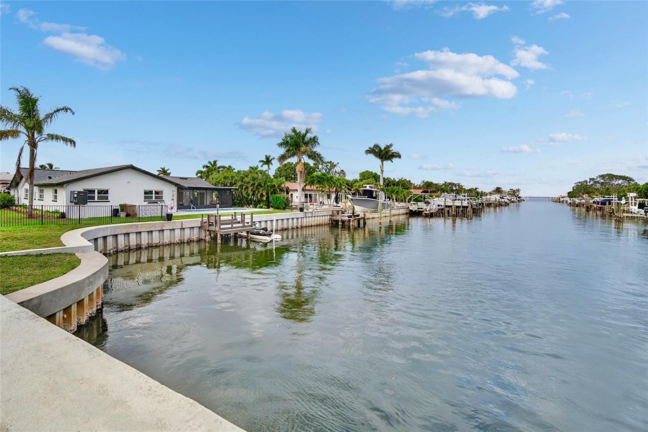 2000 Kansas Avenue Ne, Saint Petersburg, FL 33703 Photo