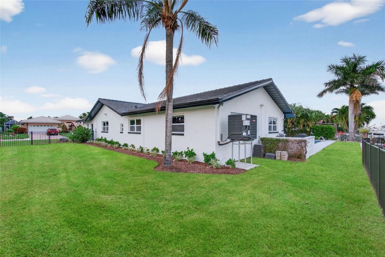 2000 Kansas Avenue Ne, Saint Petersburg, FL 33703 Photo