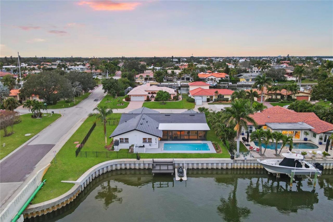 2000 Kansas Avenue Ne, Saint Petersburg, FL 33703 Photo