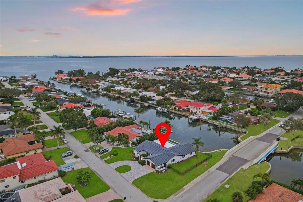 2000 Kansas Avenue Ne, Saint Petersburg, FL 33703 Photo