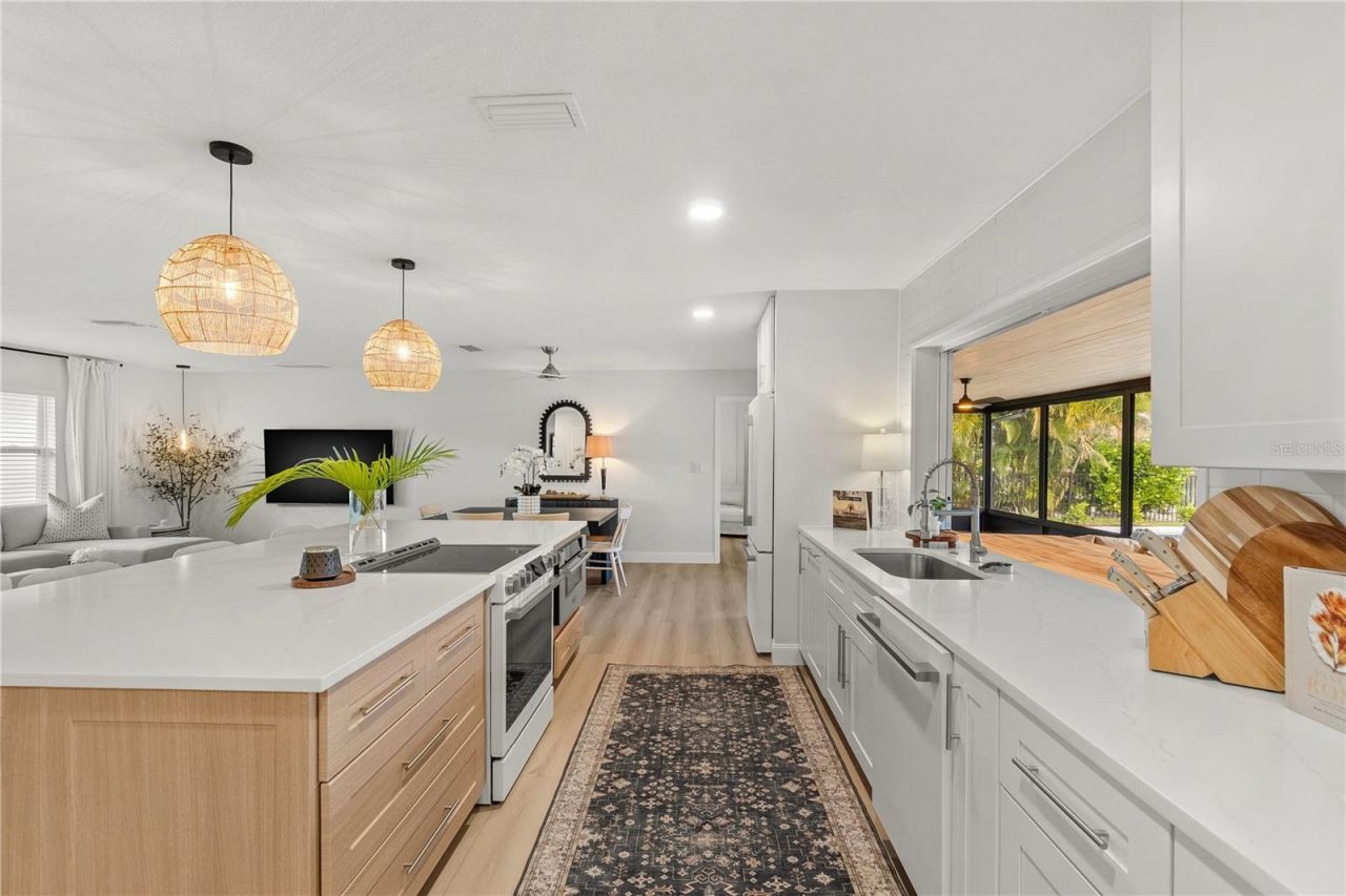 2000 Kansas Avenue Ne, Saint Petersburg, FL 33703 Photo