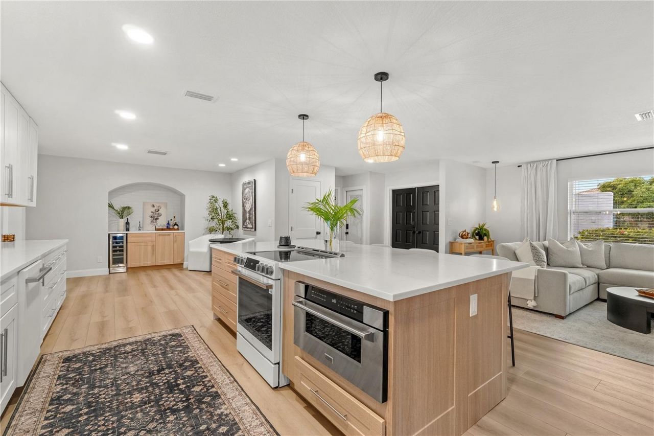 2000 Kansas Avenue Ne, Saint Petersburg, FL 33703 Photo