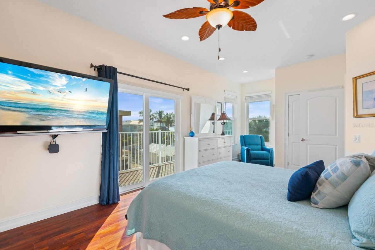 110 6th Street S, Bradenton Beach, FL 34217 Photo