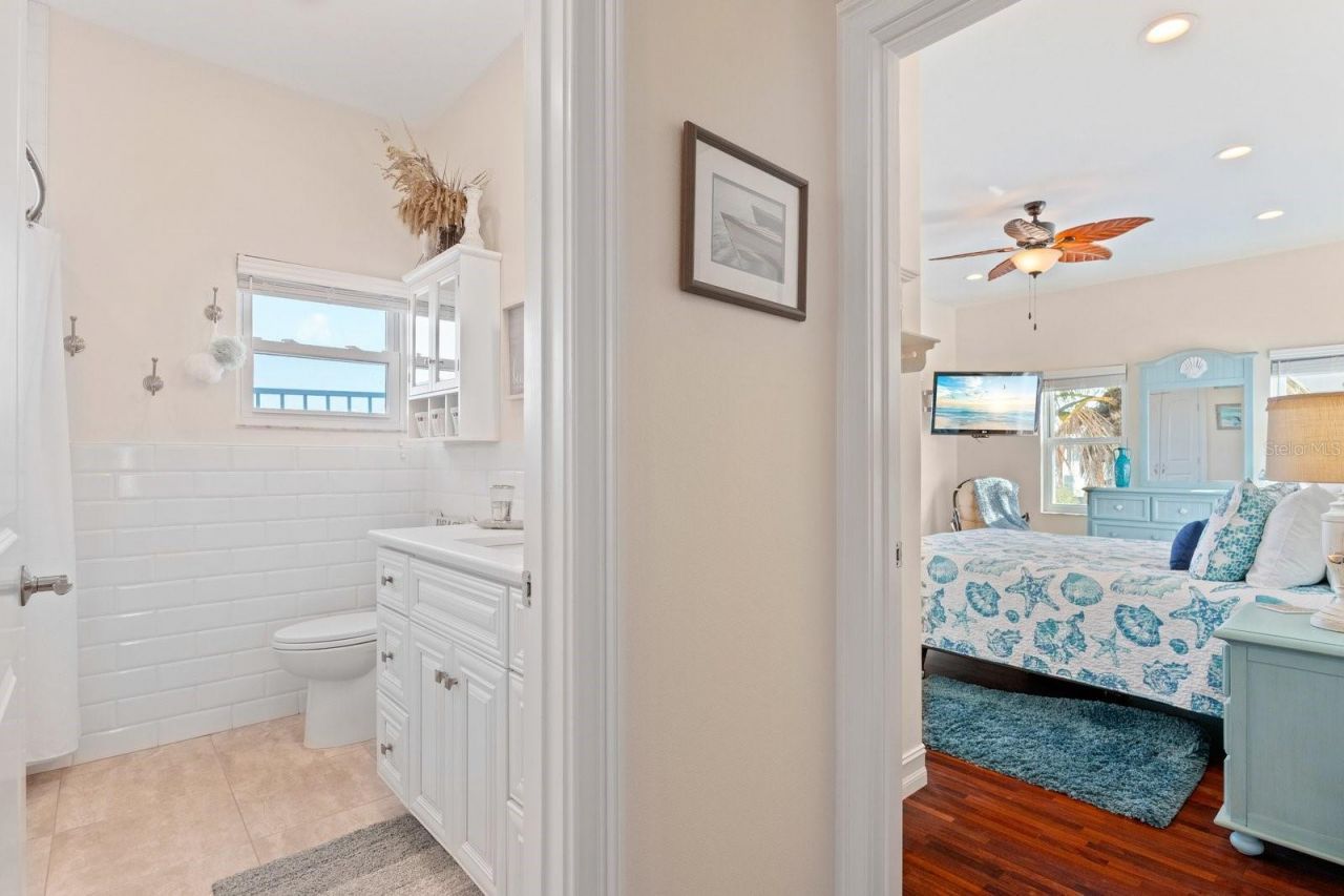 110 6th Street S, Bradenton Beach, FL 34217 Photo