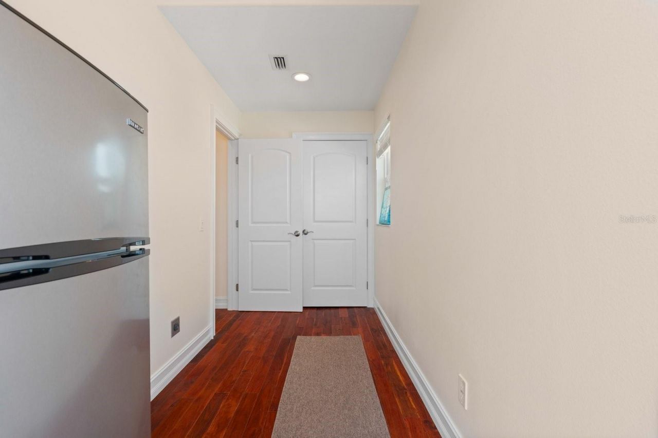 110 6th Street S, Bradenton Beach, FL 34217 Photo