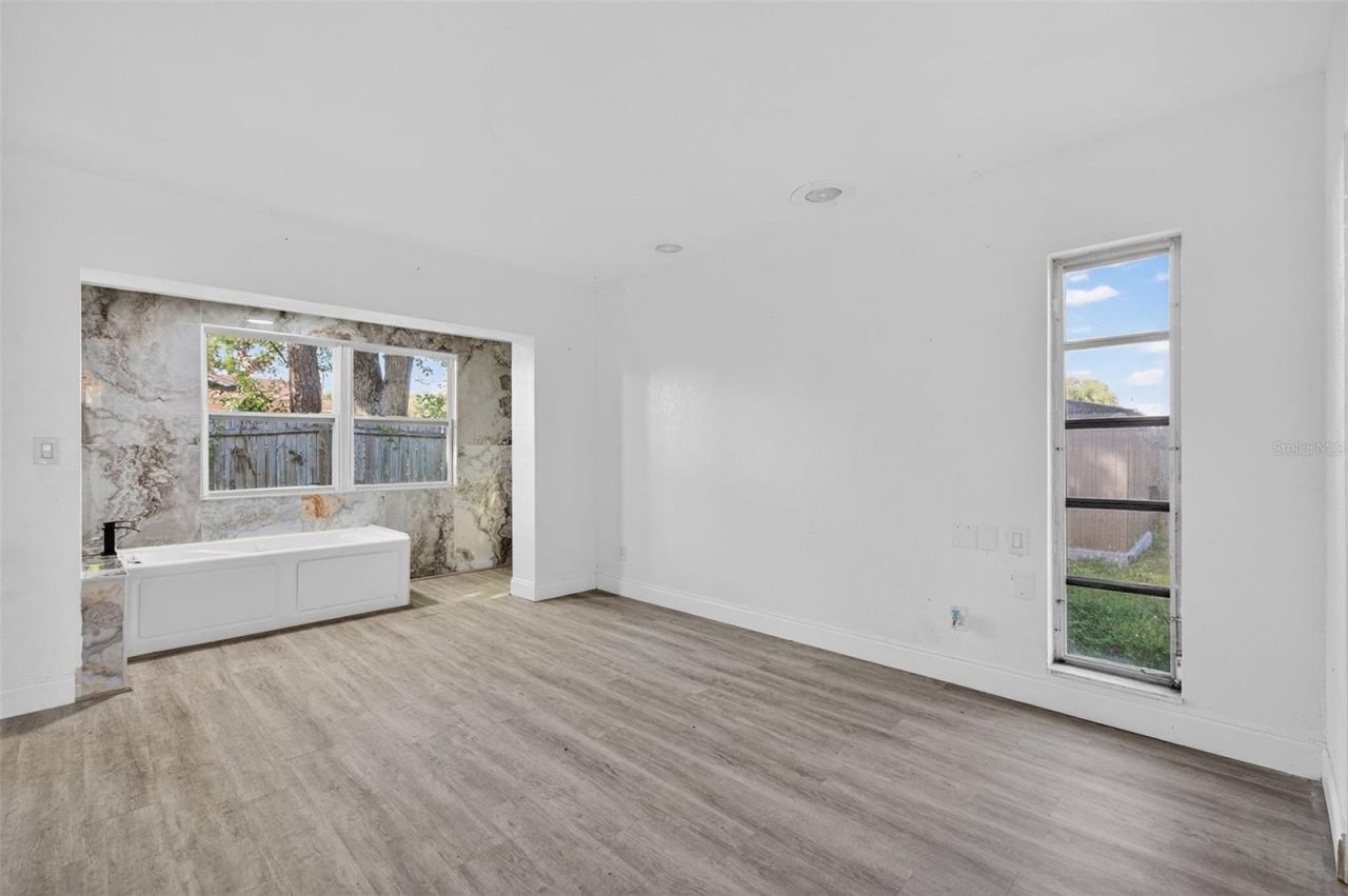 7990 42nd Street N, Pinellas Park, FL 33781 Photo