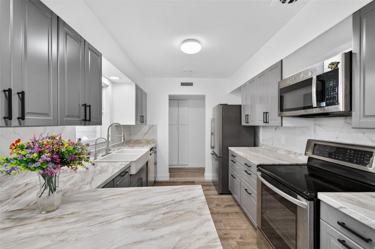 7990 42nd Street N, Pinellas Park, FL 33781 Photo