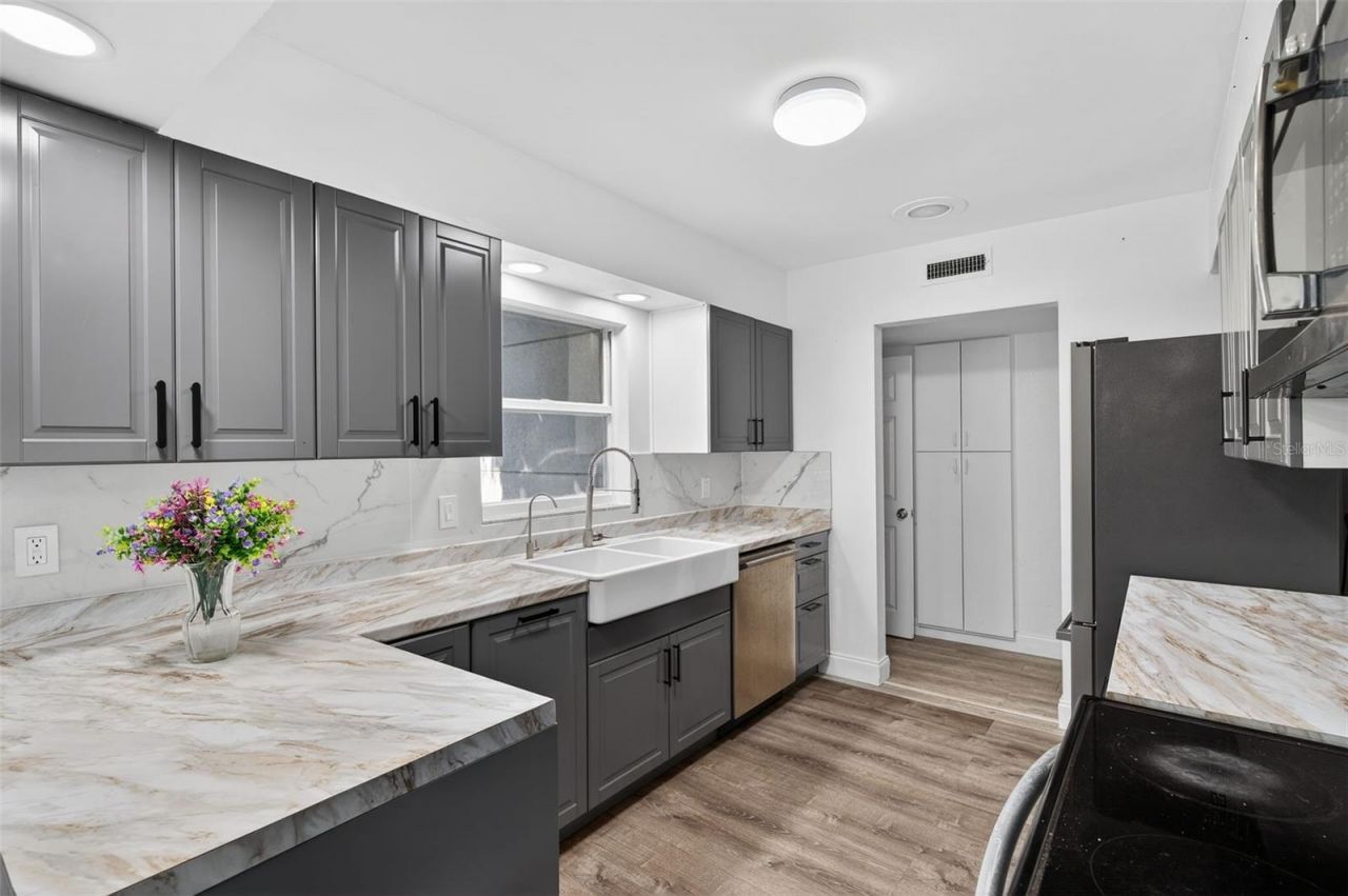 7990 42nd Street N, Pinellas Park, FL 33781 Photo