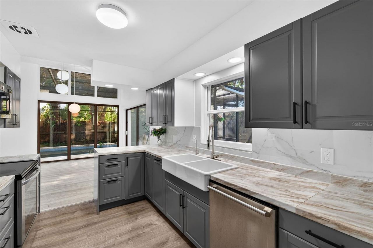 7990 42nd Street N, Pinellas Park, FL 33781 Photo