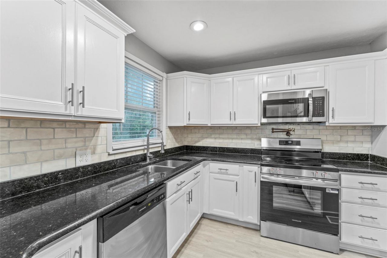172 SE Saint Margarets Street, Lake City, FL 32025 Photo
