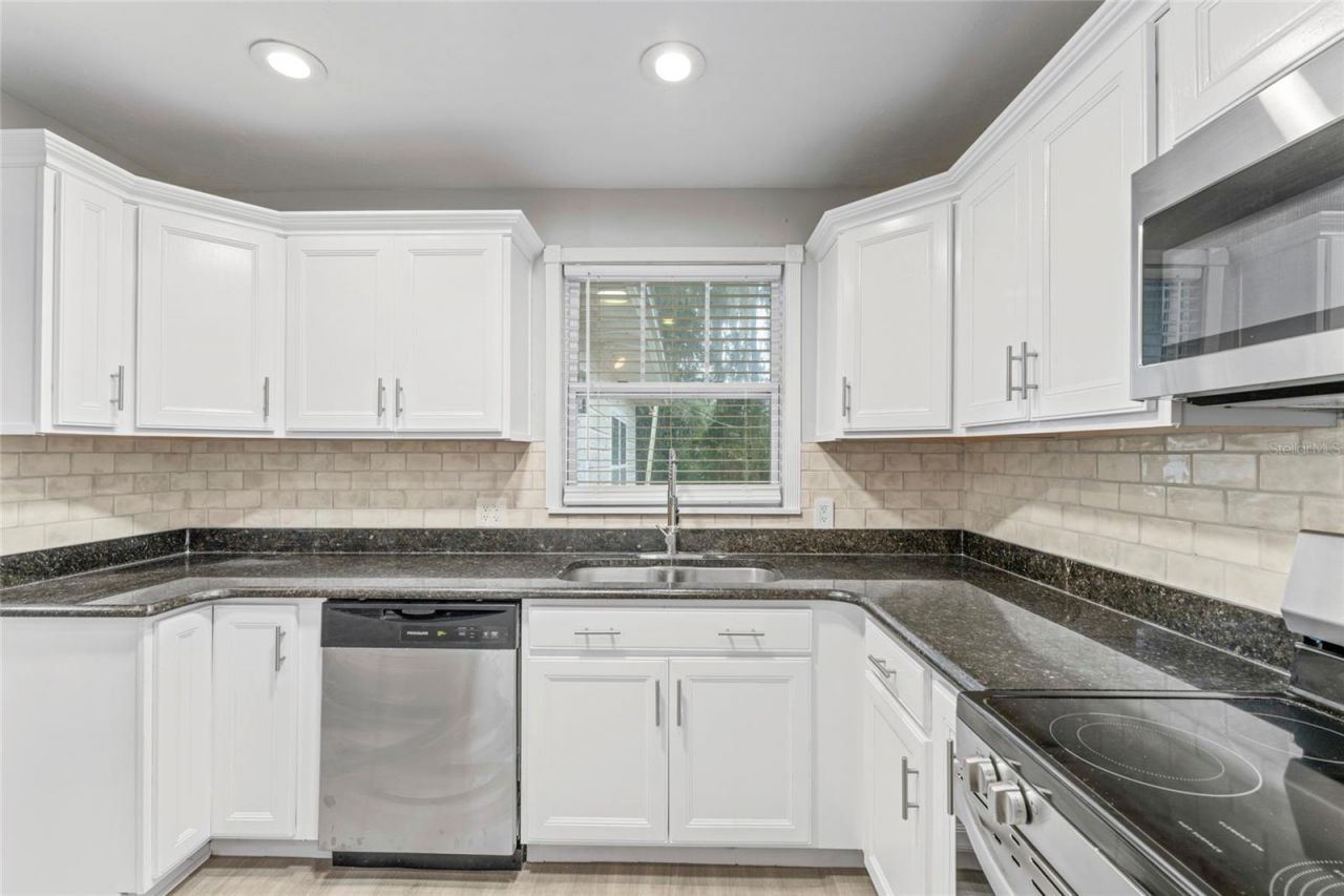 172 SE Saint Margarets Street, Lake City, FL 32025 Photo