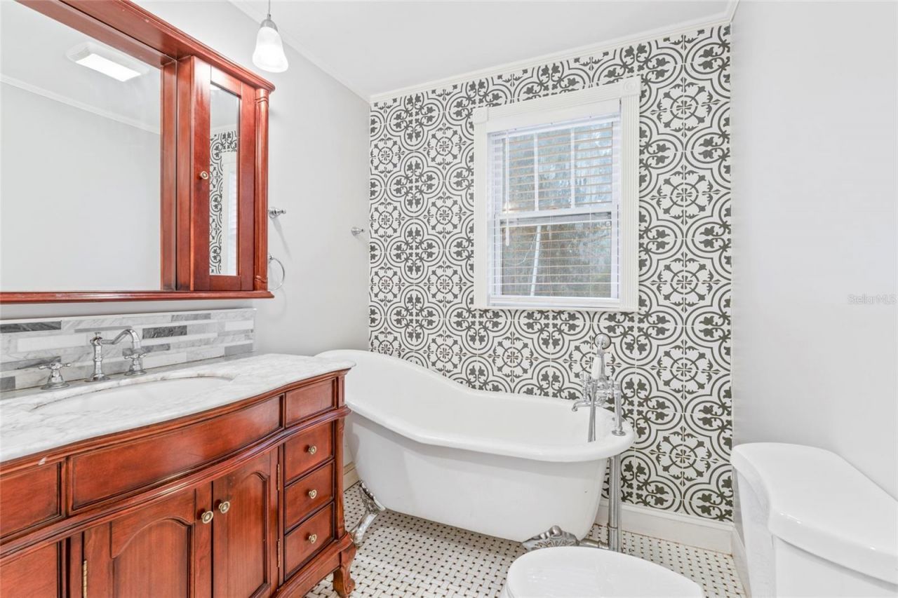 172 SE Saint Margarets Street, Lake City, FL 32025 Photo