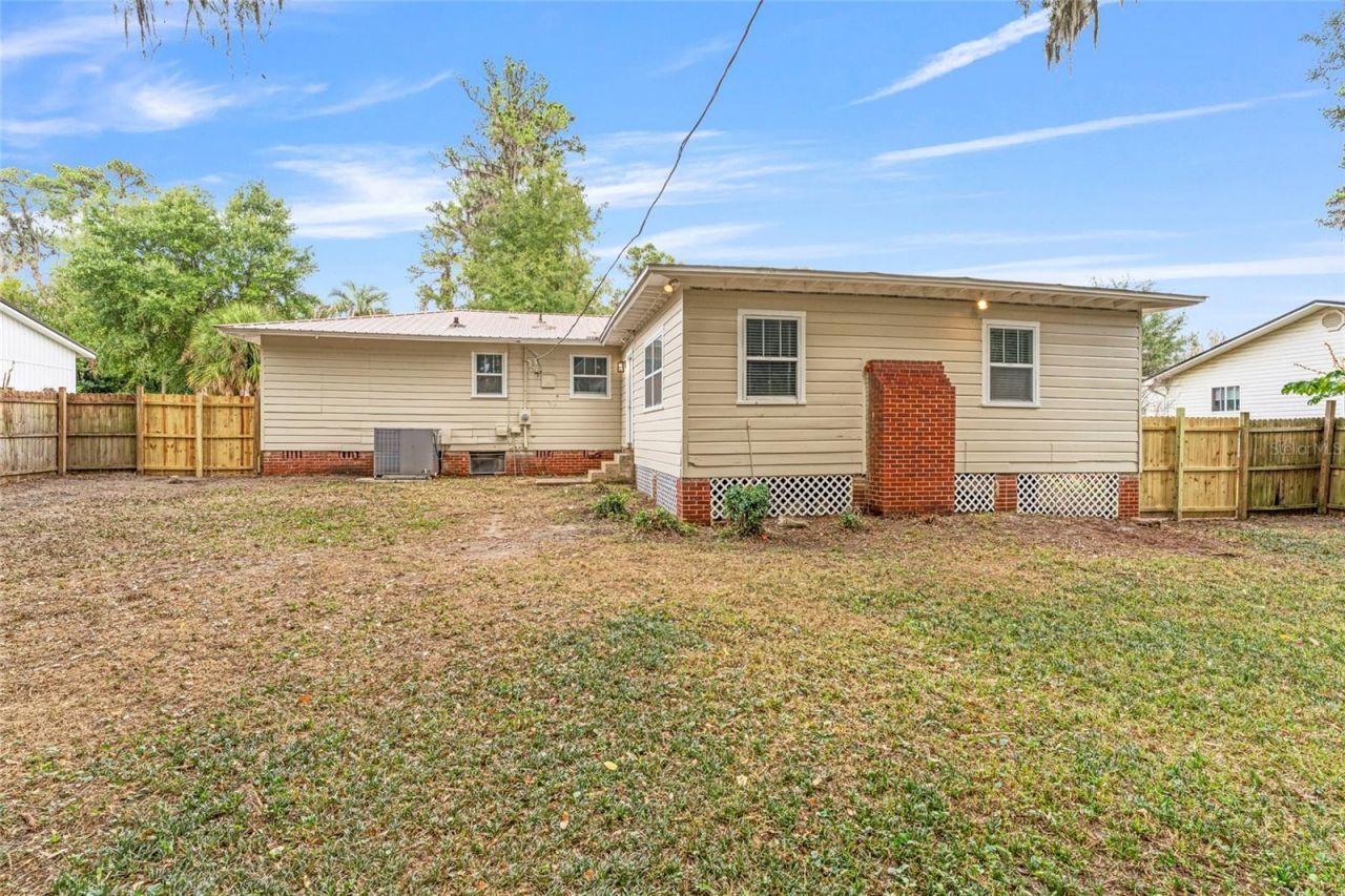 172 SE Saint Margarets Street, Lake City, FL 32025 Photo
