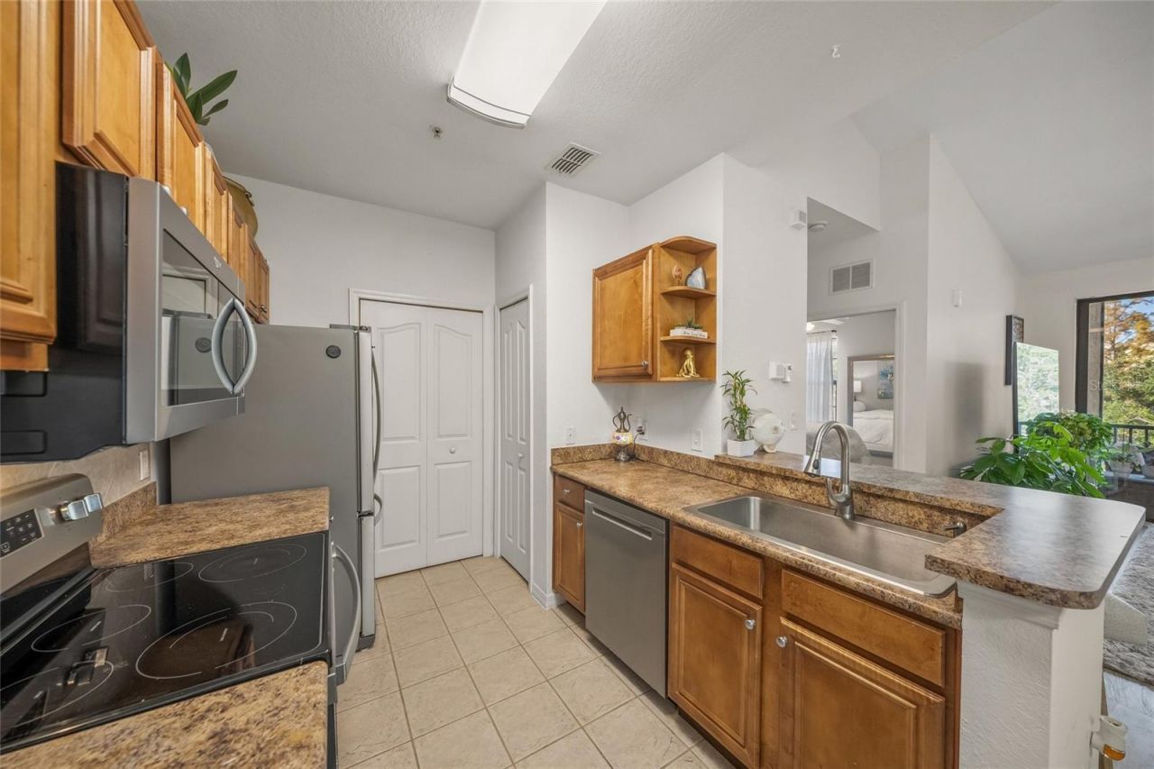 8341 38th Street Circle E, Unit 303, Sarasota, FL 34243 Photo