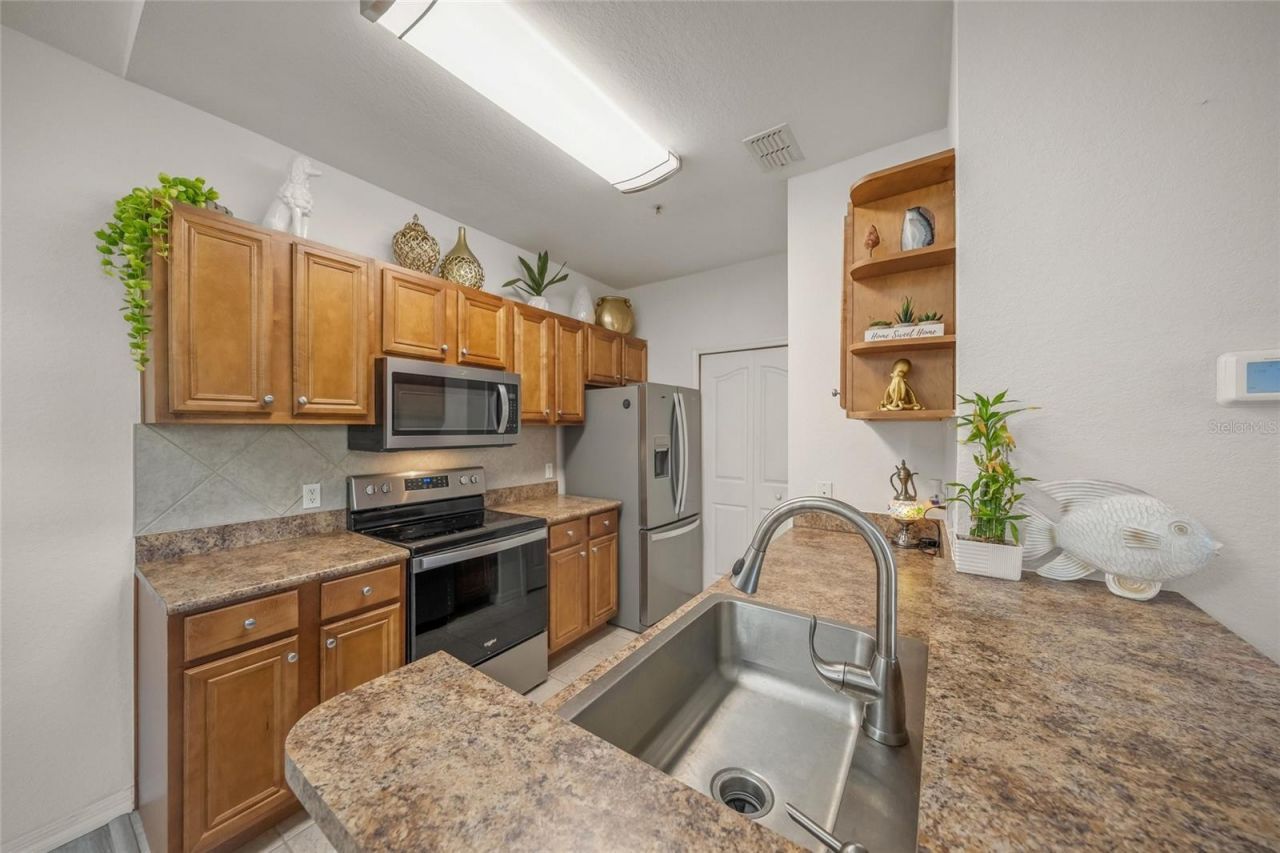 8341 38th Street Circle E, Unit 303, Sarasota, FL 34243 Photo