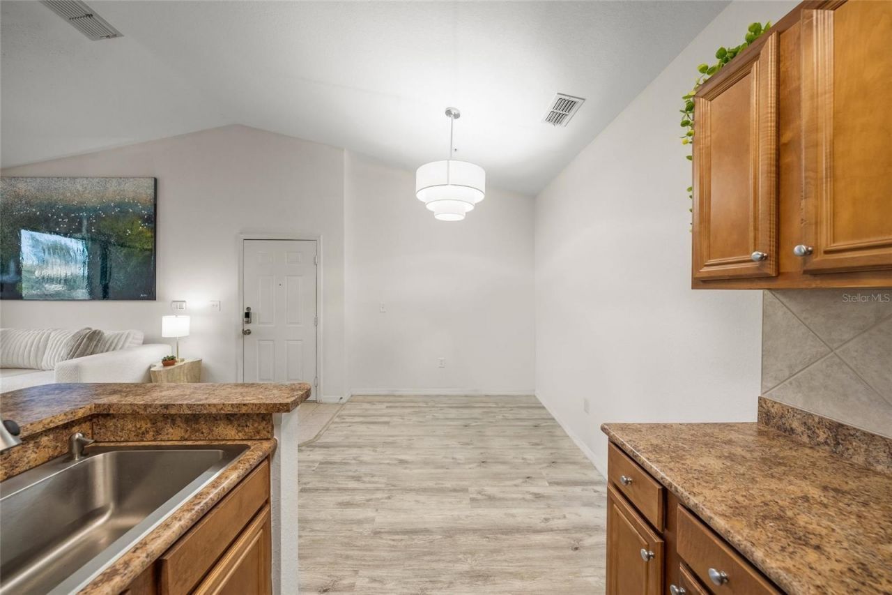 8341 38th Street Circle E, Unit 303, Sarasota, FL 34243 Photo