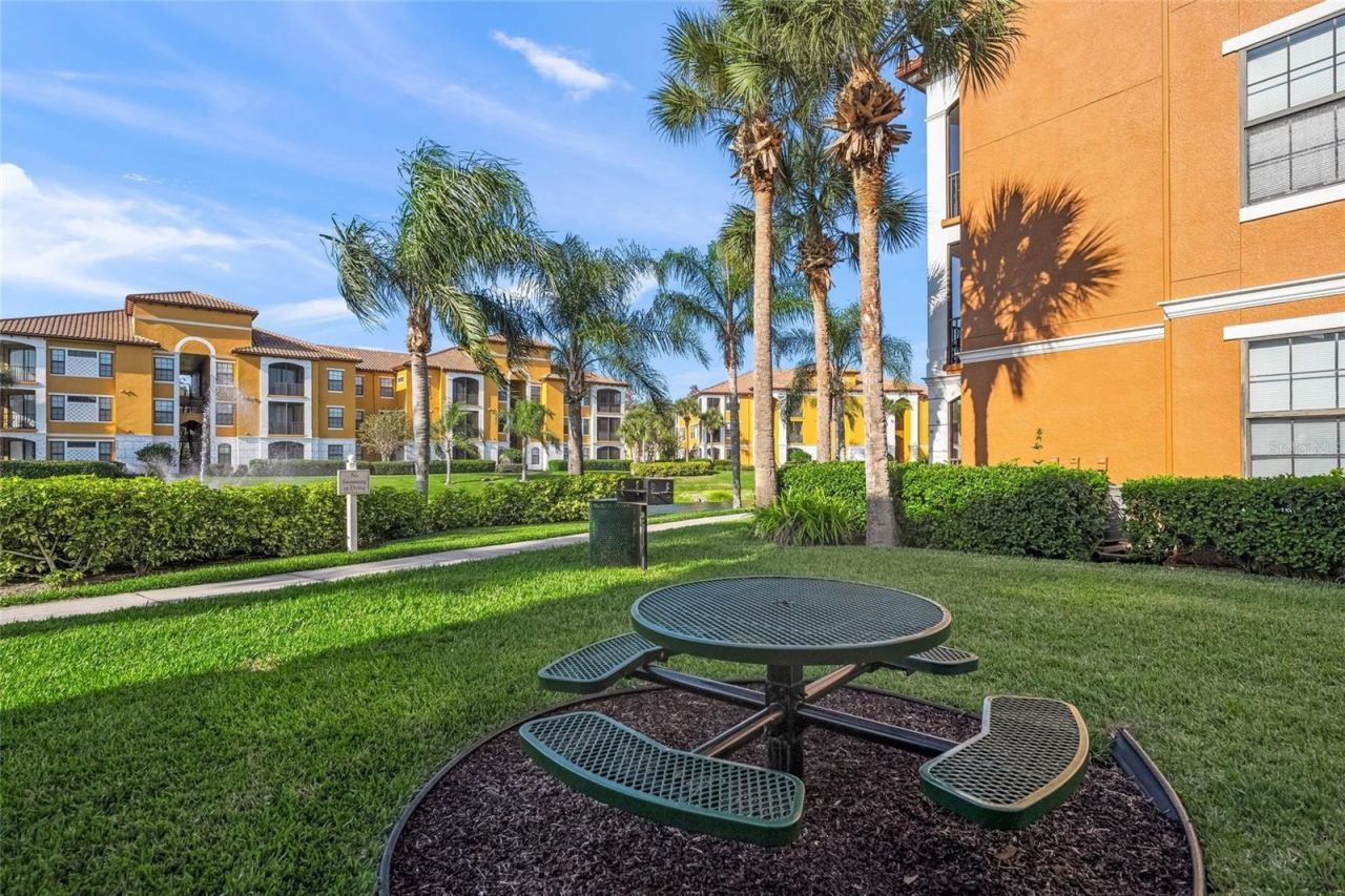 8341 38th Street Circle E, Unit 303, Sarasota, FL 34243 Photo