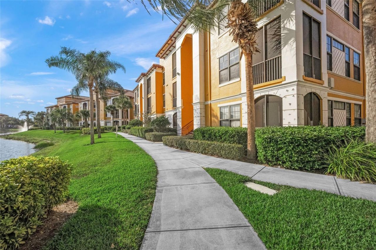 8341 38th Street Circle E, Unit 303, Sarasota, FL 34243 Photo