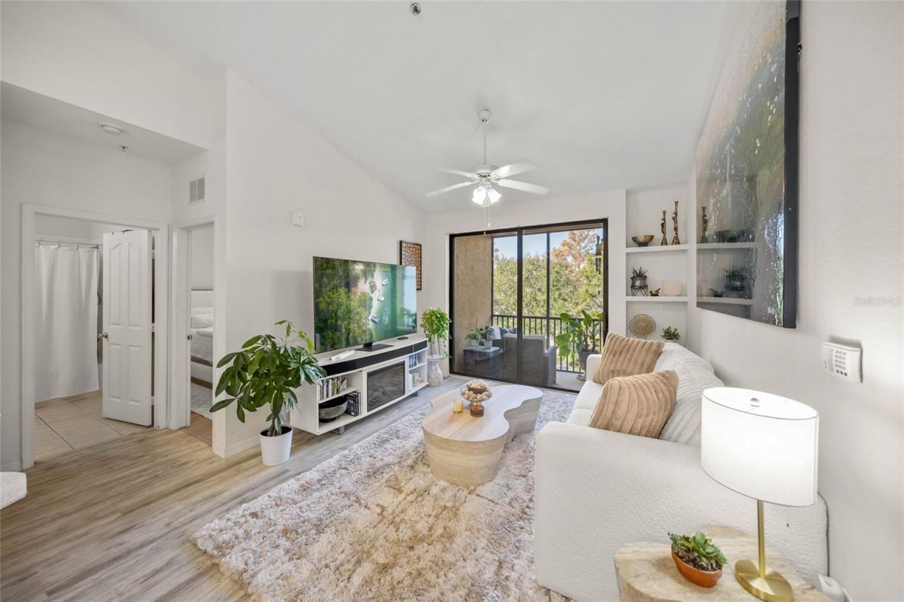 8341 38th Street Circle E, Unit 303, Sarasota, FL 34243 Photo