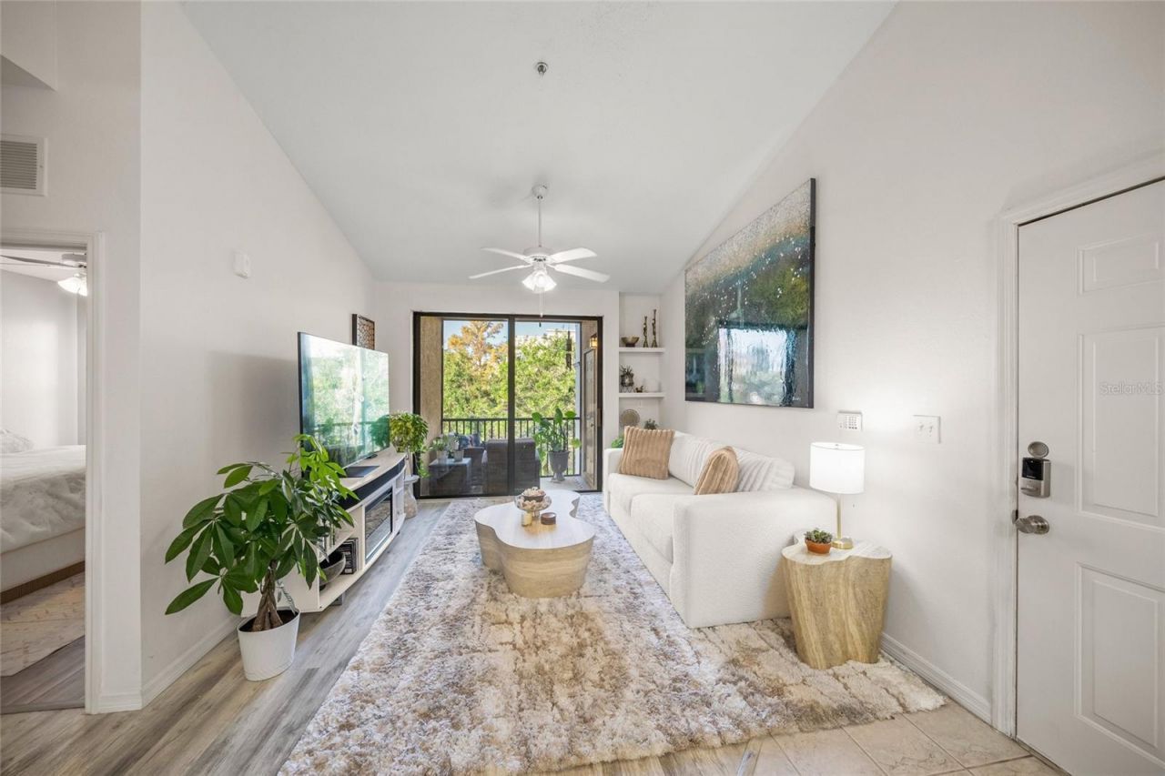 8341 38th Street Circle E, Unit 303, Sarasota, FL 34243 Photo