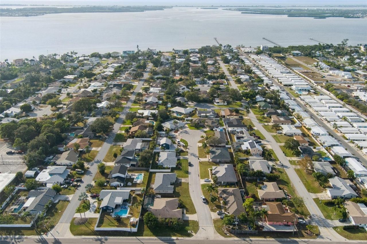 7505 23rd Avenue Drive W, Bradenton, FL 34209 Photo