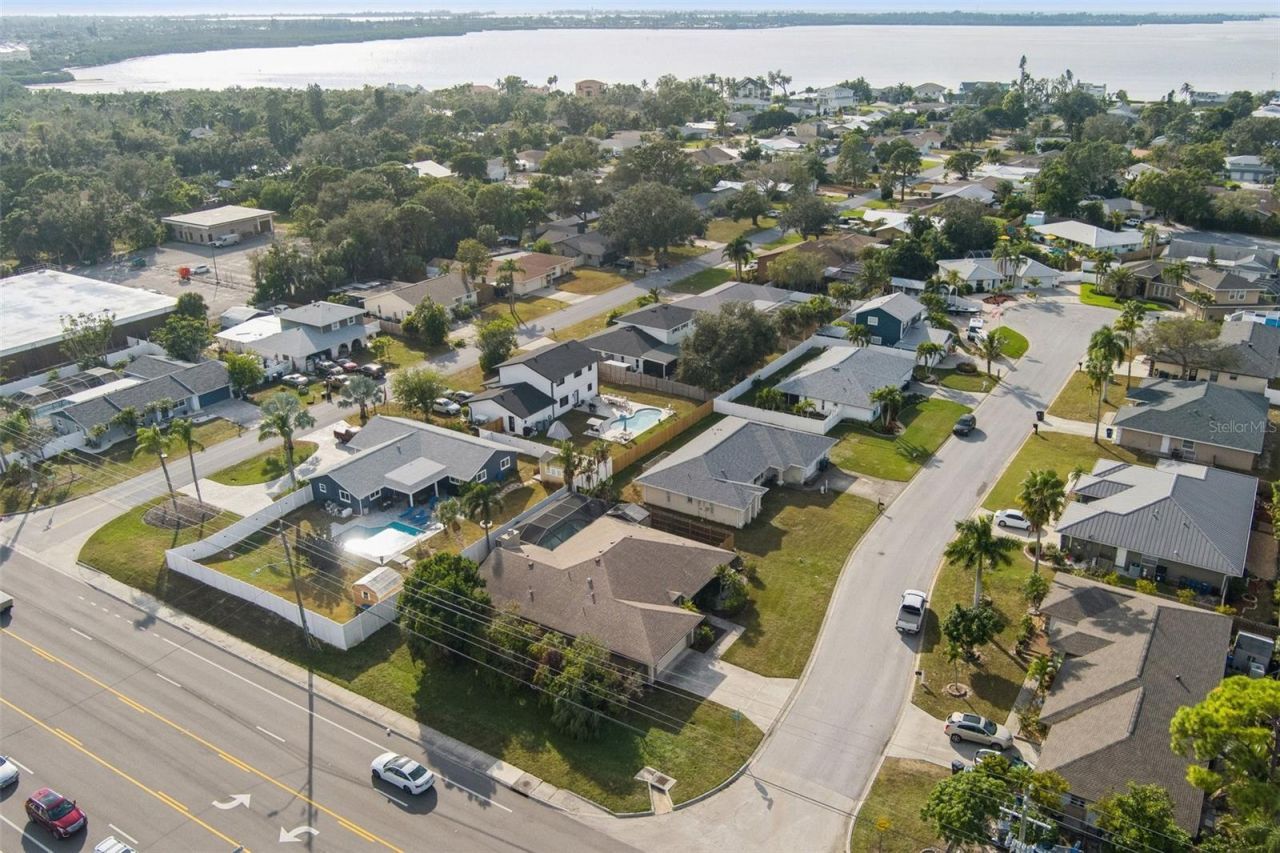 7505 23rd Avenue Drive W, Bradenton, FL 34209 Photo