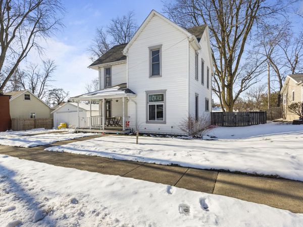 206 N Buchanan Street, Heyworth, IL 61745