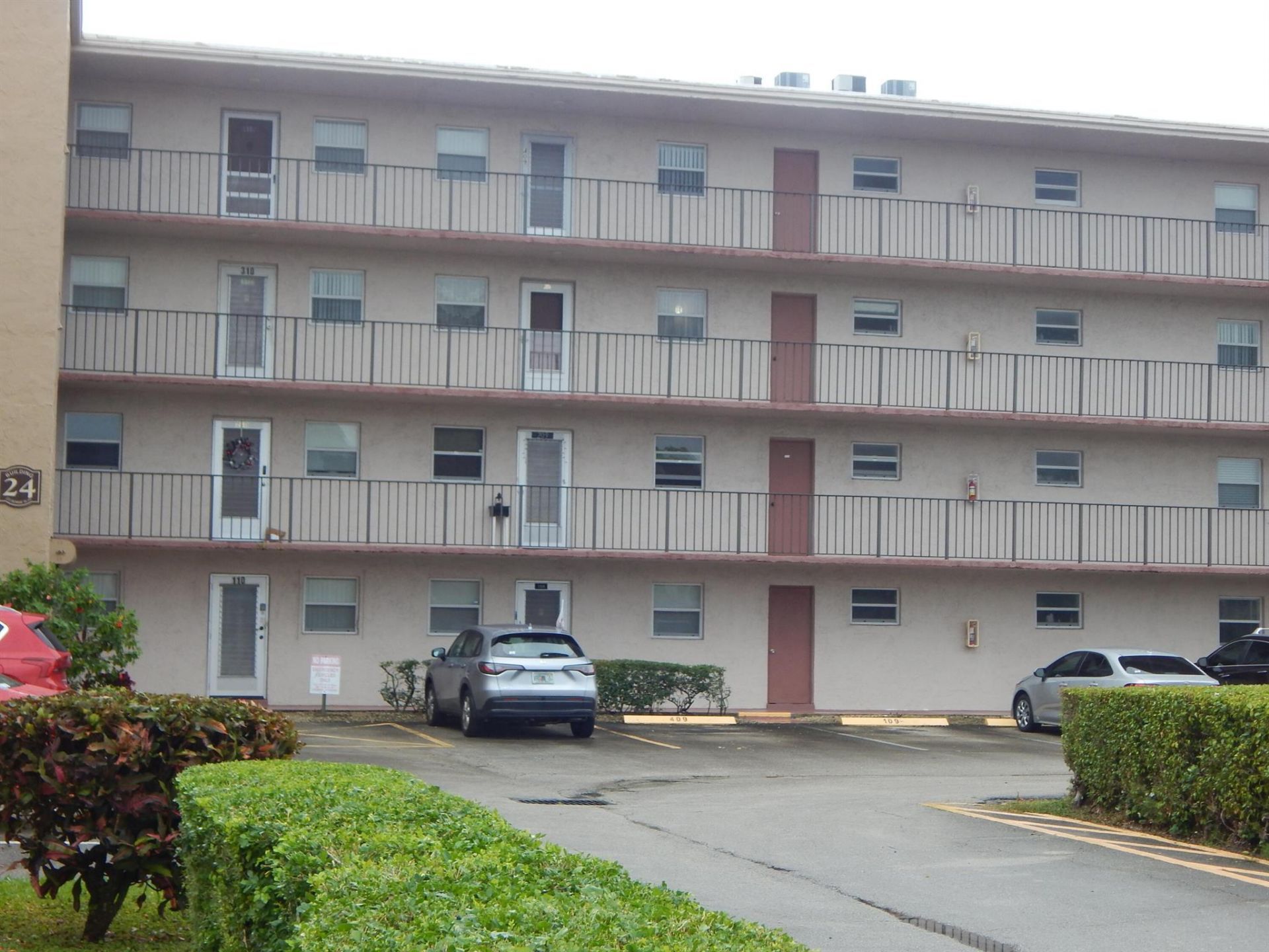 225 Bonnie Boulevard, Unit 204, Palm Springs, FL 33461 Photo