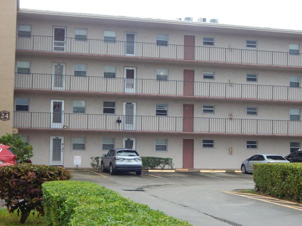 225 Bonnie Boulevard, Unit 204, Palm Springs, FL 33461