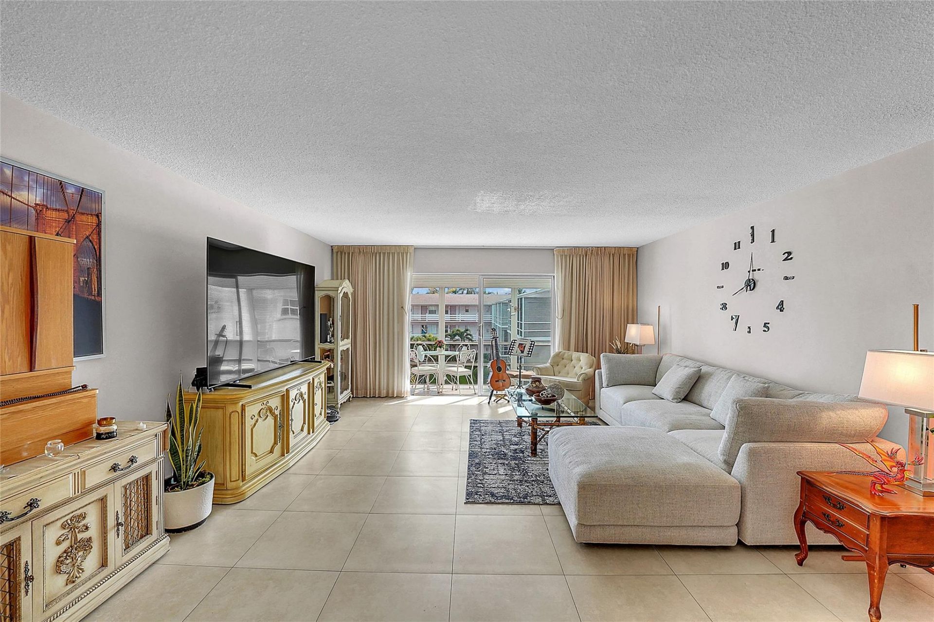 700 Layne Boulevard, Unit 301, Hallandale Beach, FL 33009 Photo